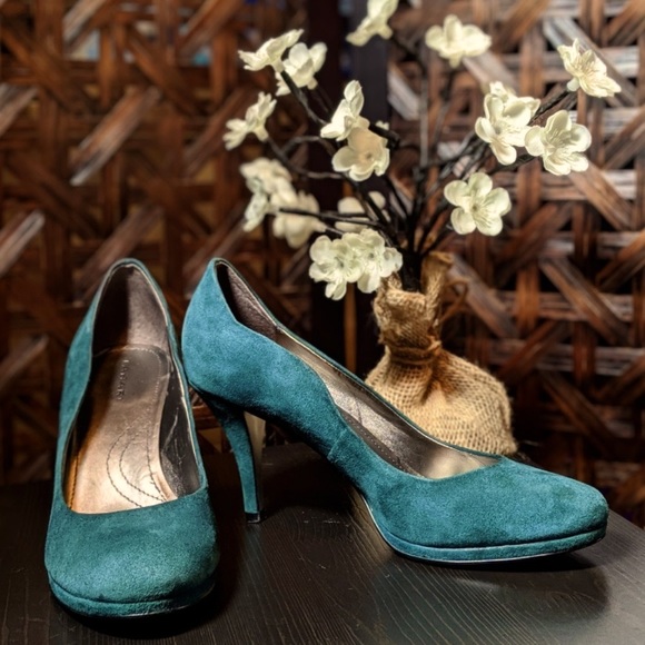 TAHARI Colette Heels - Picture 5 of 6